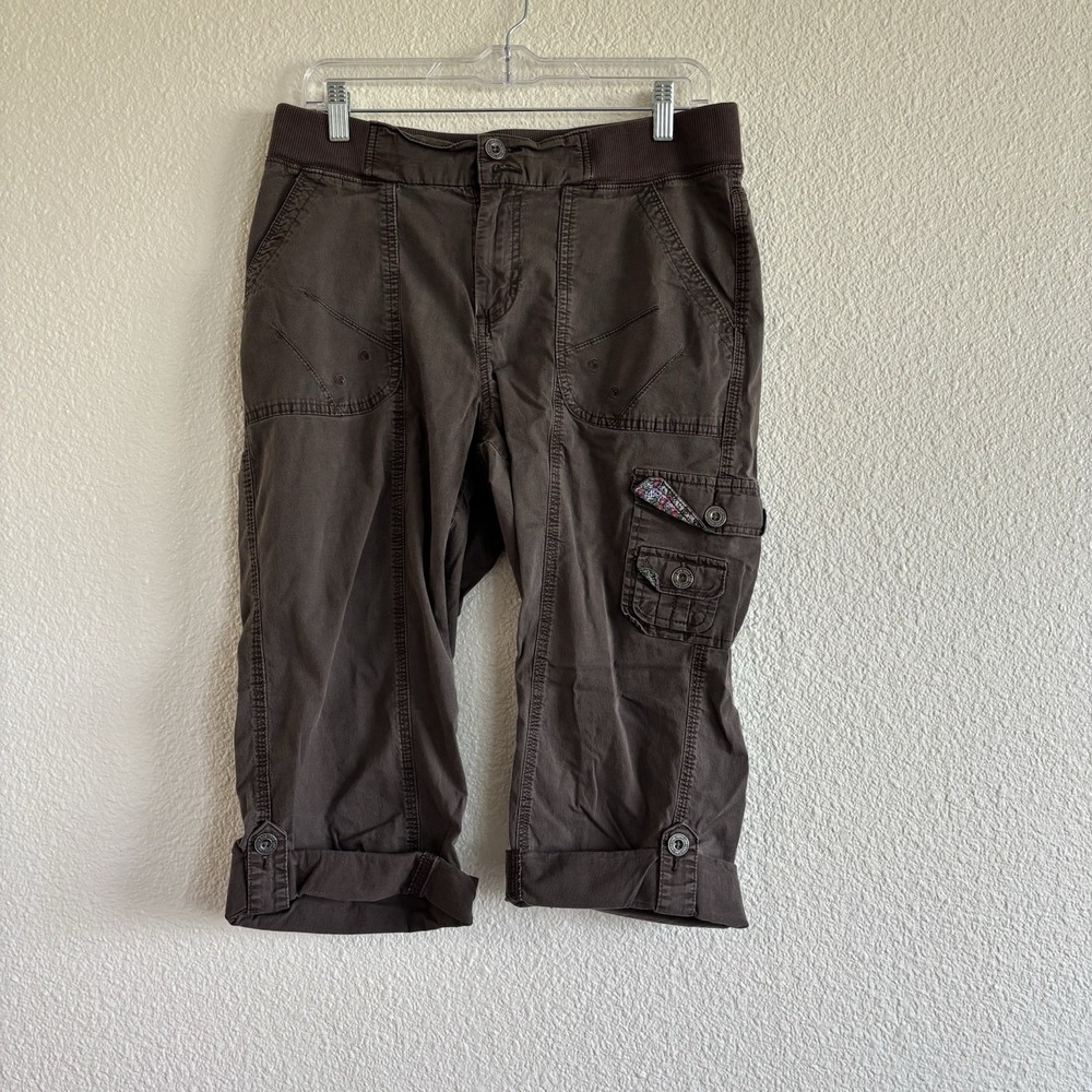 Lee Just Below The Waist Capri Length Size 12 Med Missing 2nd Button At Waist